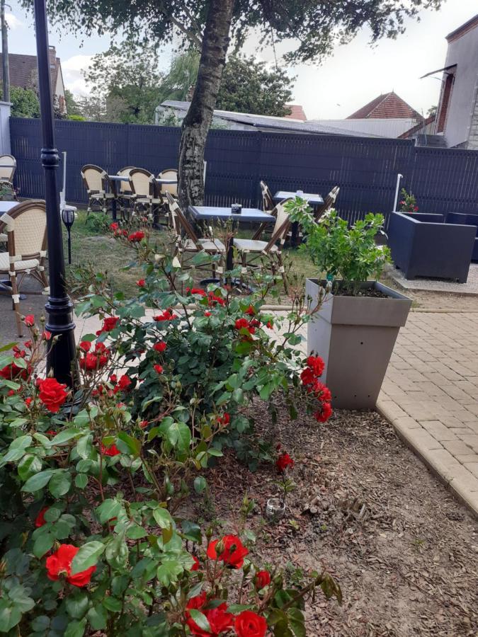Logis Au Puits Enchante Saint-Martin-en-Bresse Kültér fotó